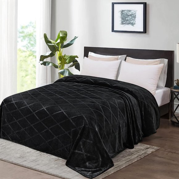 Black King Size Bed Plush Diamond Textured Soft Velvety Velour Blanket Goth New - Picture 4 of 11